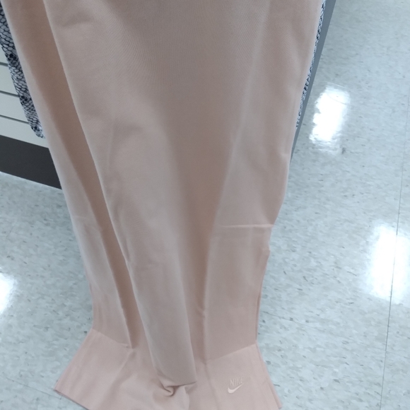 Women's Nike dress - Picture 2 of 3